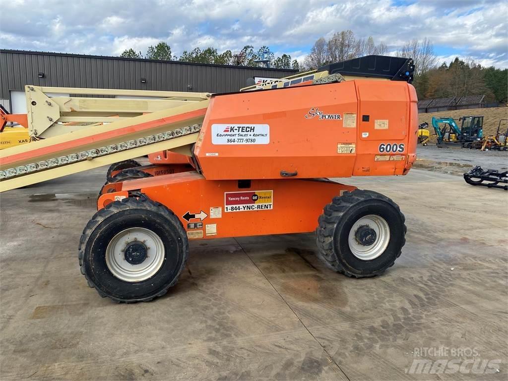 JLG 600S Teleskoop poomtõstukid