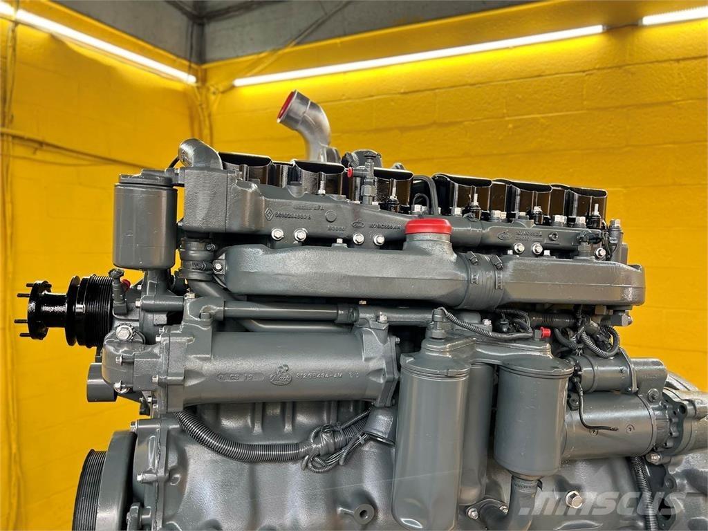 Mack E7 Mootorid