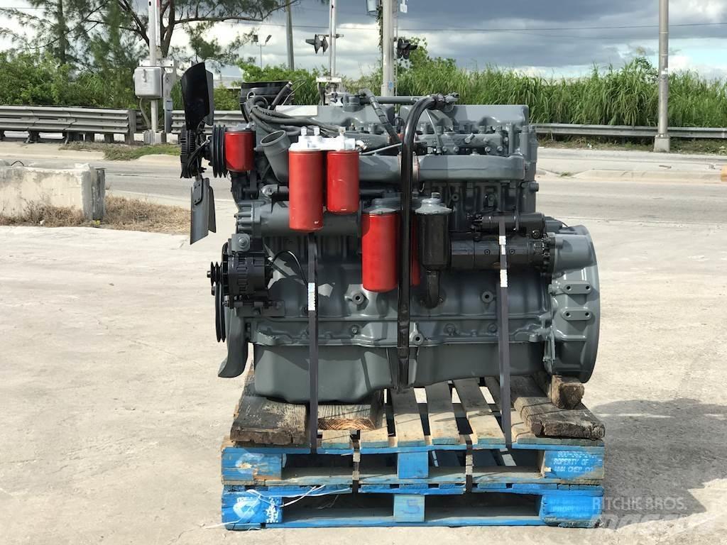 Mack E7-350 Mootorid