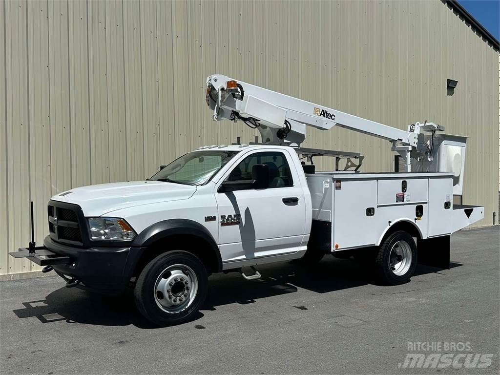 RAM 4500 Auto korvtõstukid