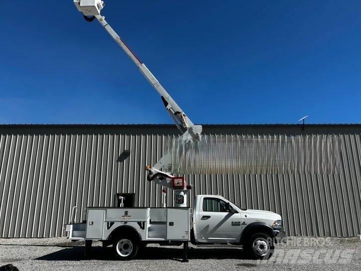 RAM 5500 Auto korvtõstukid