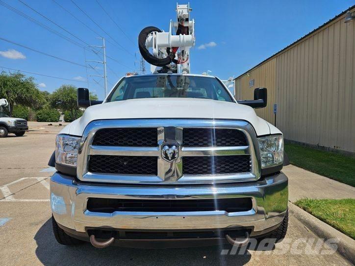 RAM 5500 Auto korvtõstukid