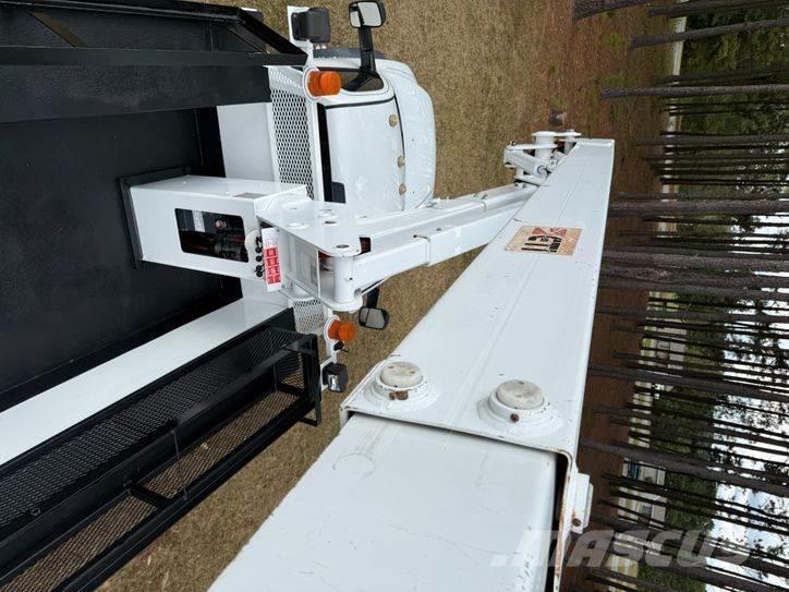 RAM 5500 Auto korvtõstukid