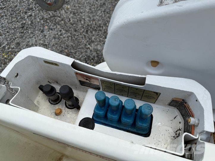 RAM 5500 Auto korvtõstukid