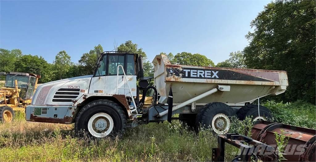 Terex TA30 Liigendraamiga pinnaseveokid