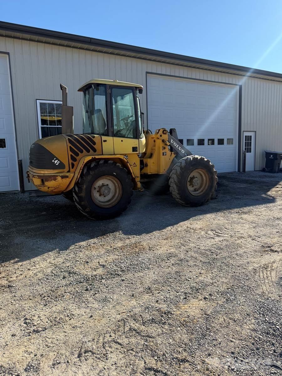 Volvo L45 Rataslaadurid