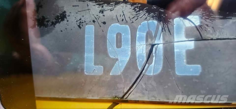 Volvo L90E Rataslaadurid