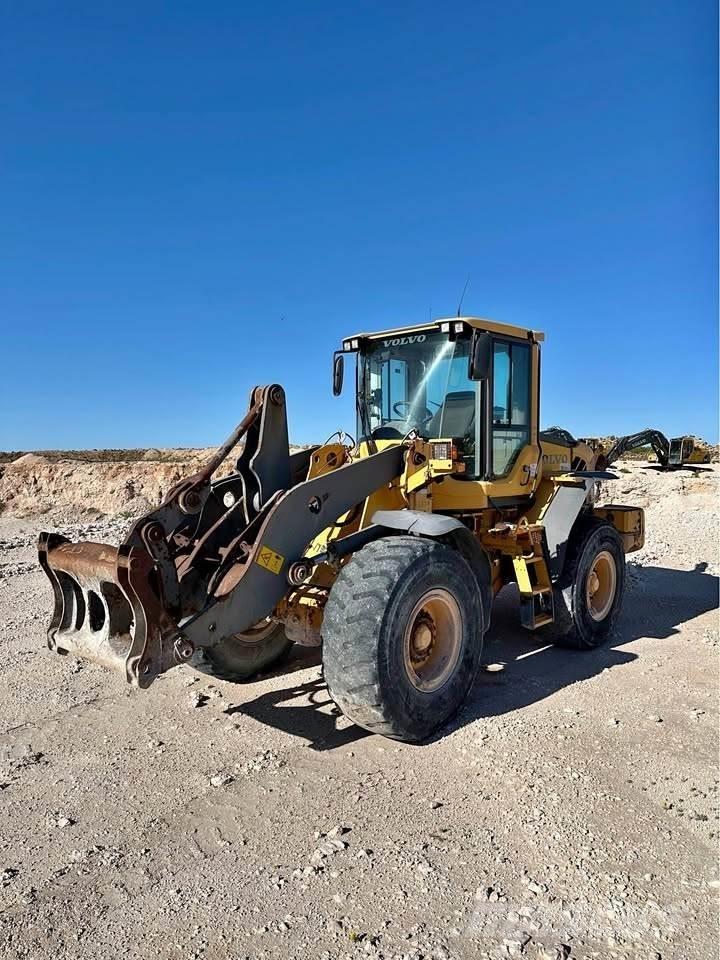 Volvo L90F Rataslaadurid