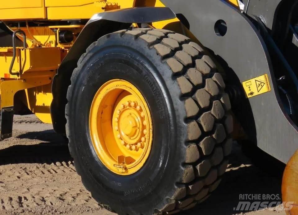 Volvo L90G Rataslaadurid