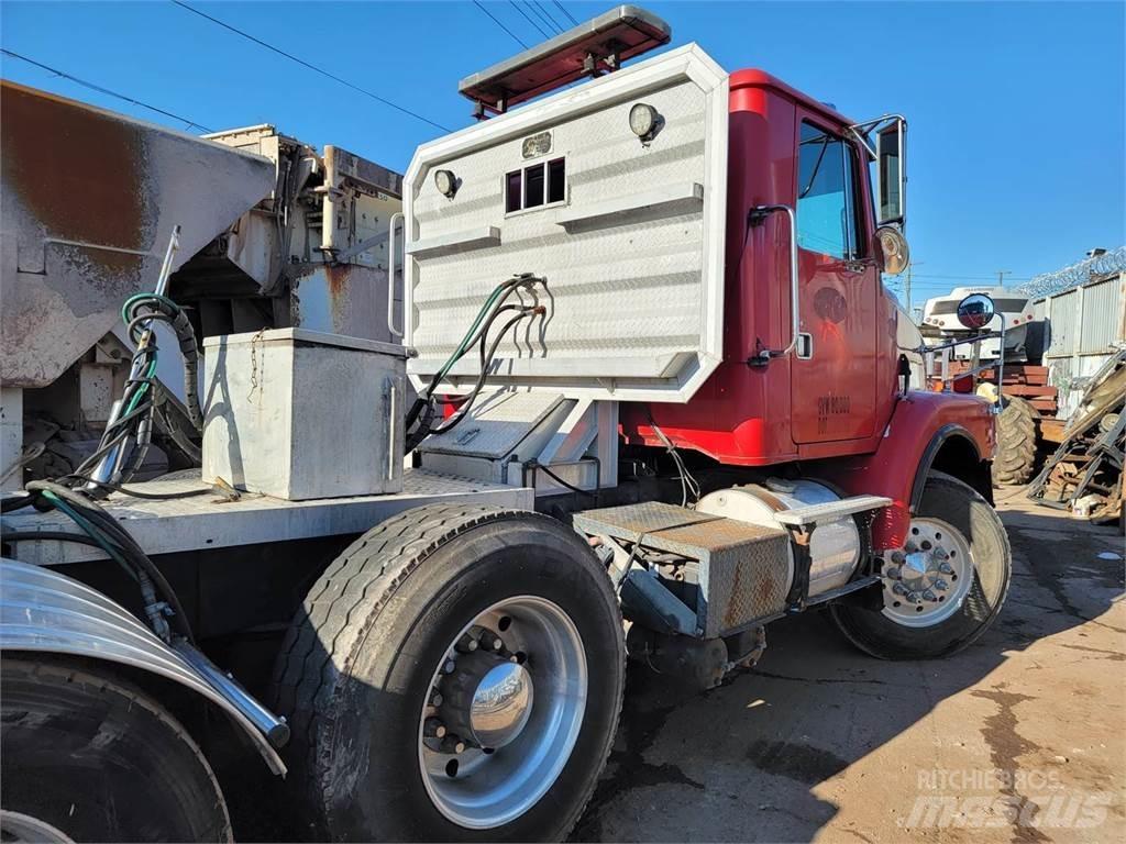 Volvo WG64 Sadulveokid