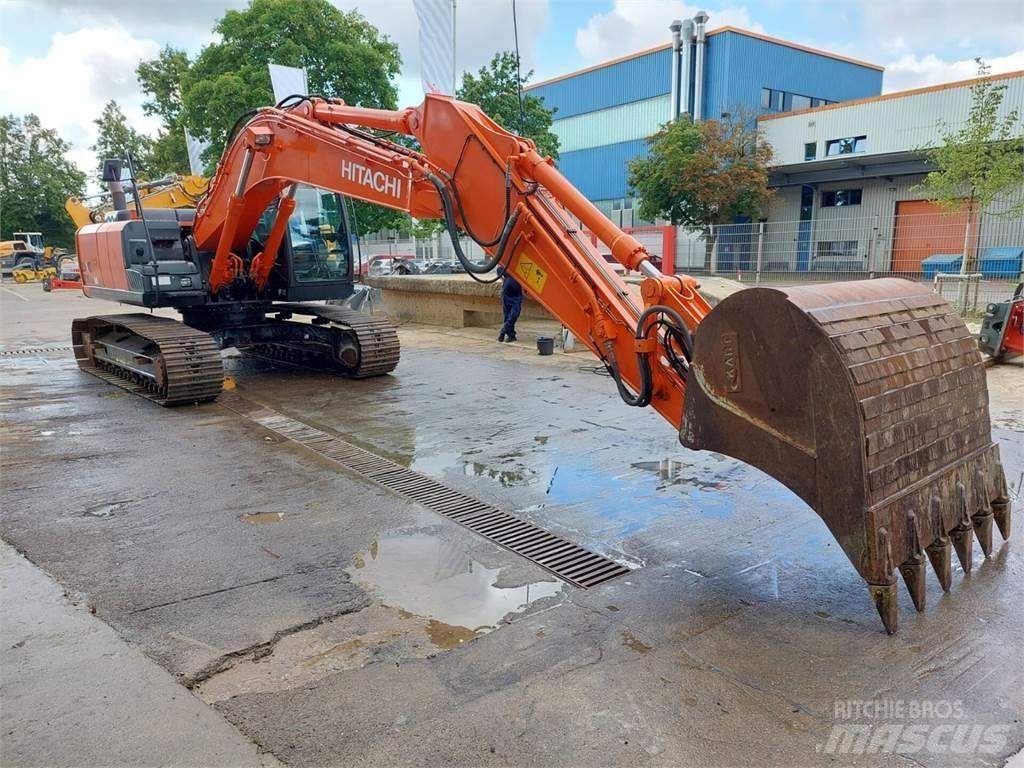 Hitachi ZX 210LC Roomikekskavaatorid