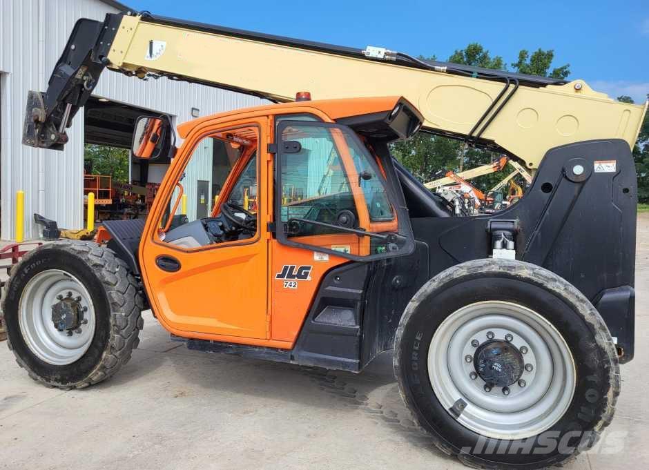 JLG 742 Teleskooplaadurid