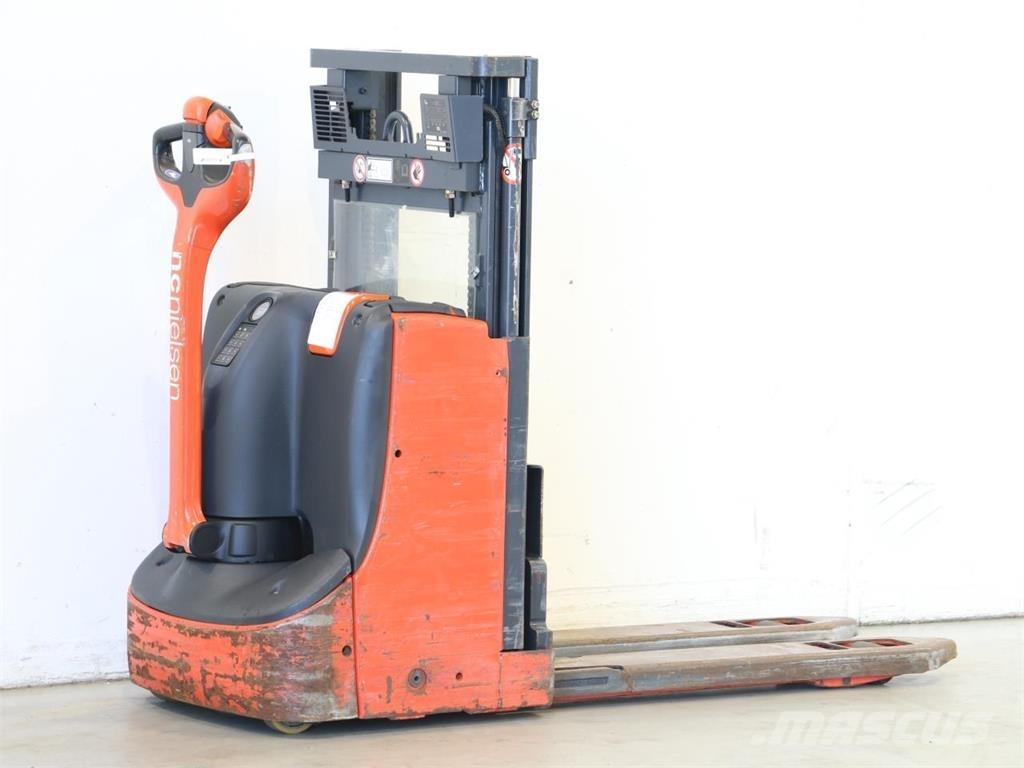 Linde D06/1160 Järelkäidavad virnastajad