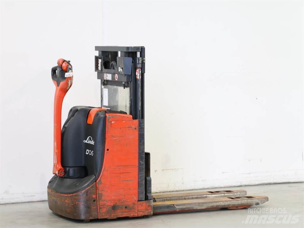 Linde D06/1160-00 Järelkäidavad virnastajad