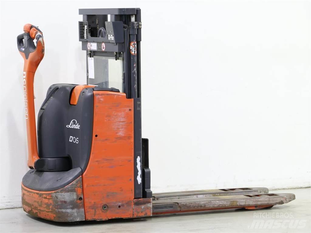 Linde D06/1160-00 Järelkäidavad virnastajad