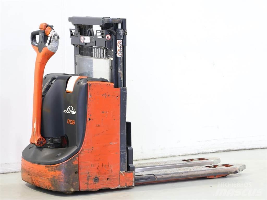 Linde D06/1160-00 Järelkäidavad virnastajad