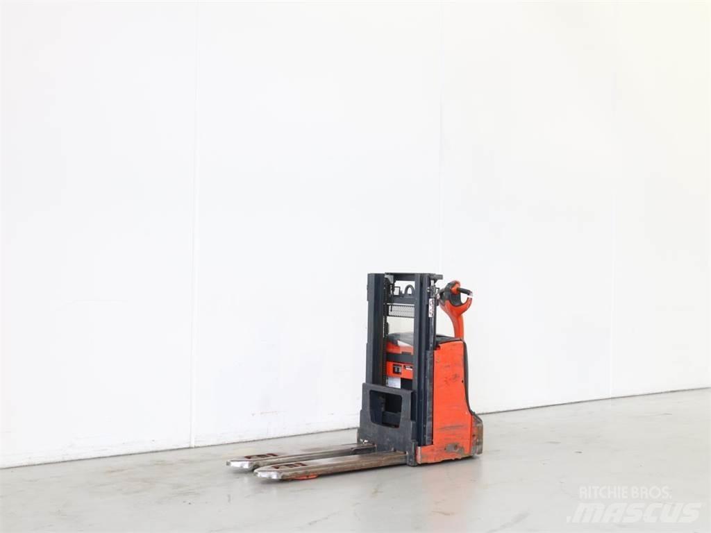 Linde D08/1160 Järelkäidavad virnastajad