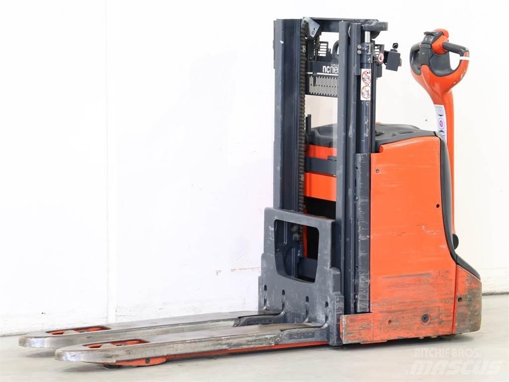 Linde D08/1160 Järelkäidavad virnastajad