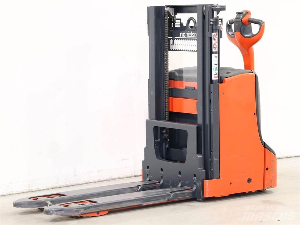 Linde D08/1160 Järelkäidavad virnastajad