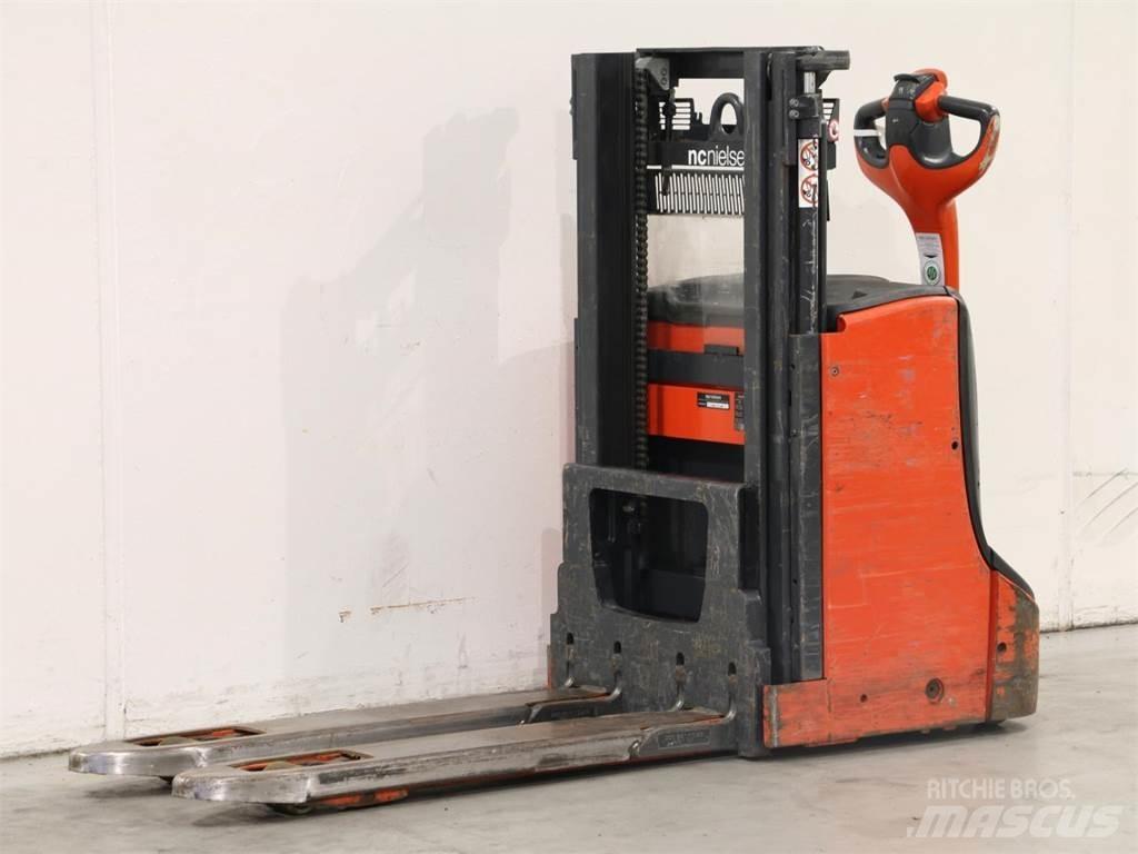 Linde D08/1160 Järelkäidavad virnastajad