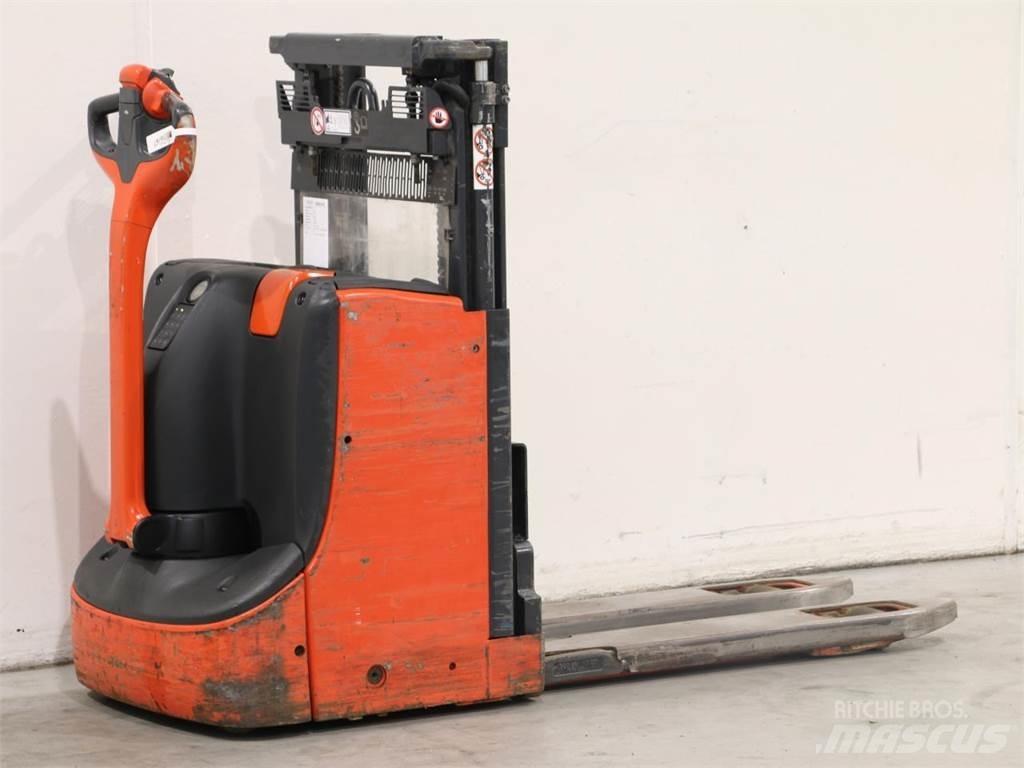 Linde D08/1160 Järelkäidavad virnastajad