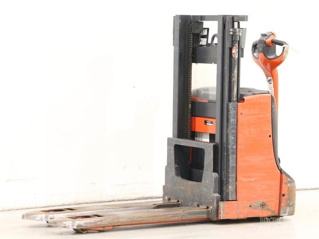 Linde D08/1160-00 Järelkäidavad virnastajad