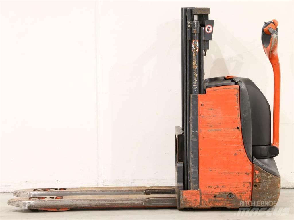 Linde D08/1160-00 Järelkäidavad virnastajad