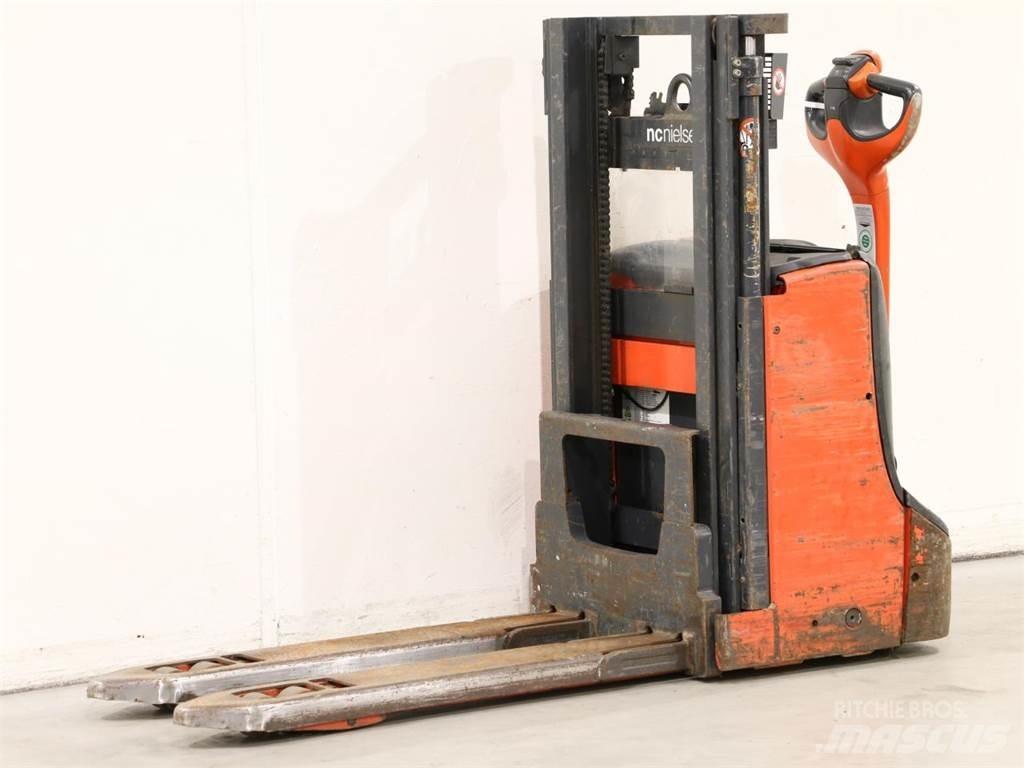 Linde D08/1160-00 Järelkäidavad virnastajad