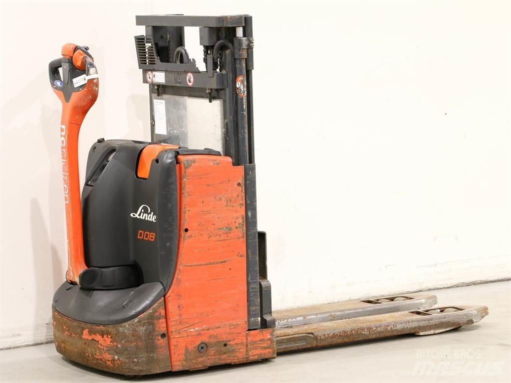 Linde D08/1160-00 Järelkäidavad virnastajad