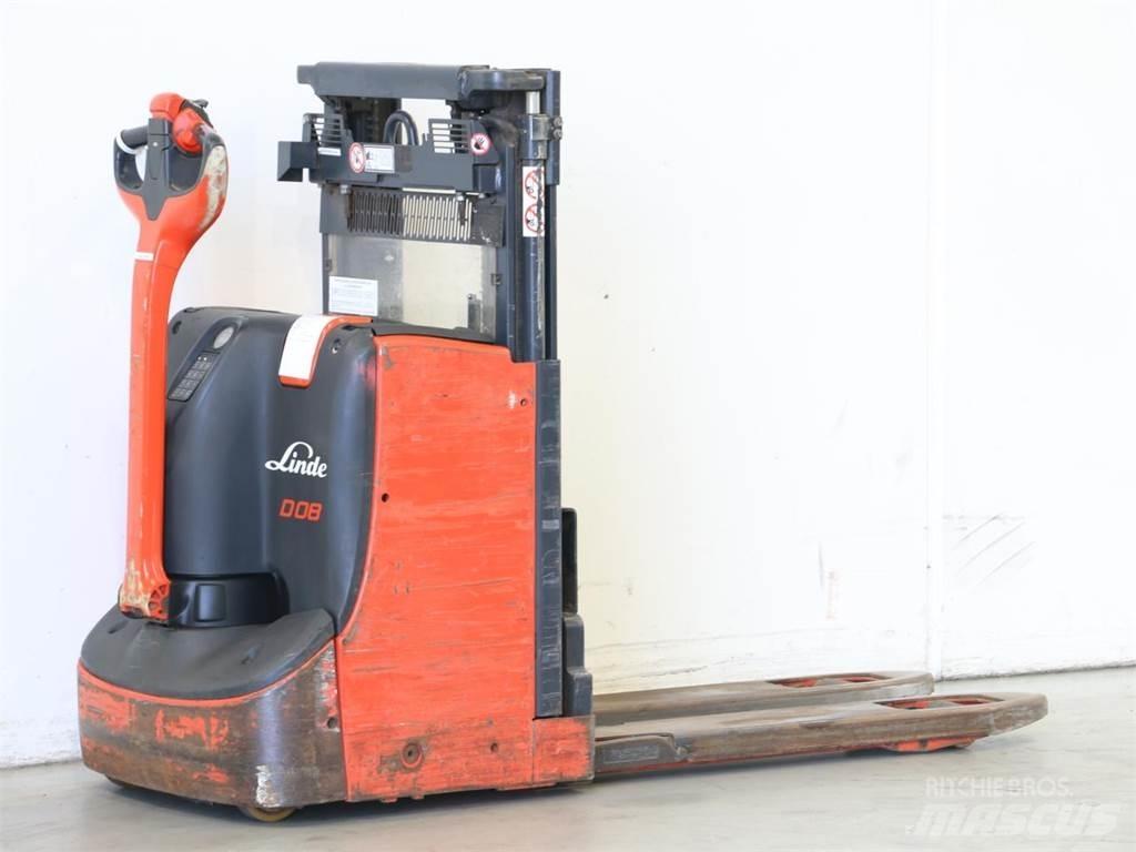 Linde D08/1160-00 Järelkäidavad virnastajad