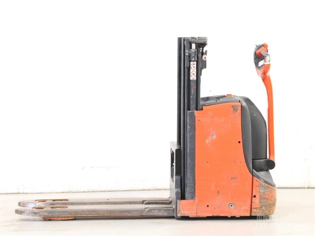 Linde D08/1160-00 Järelkäidavad virnastajad