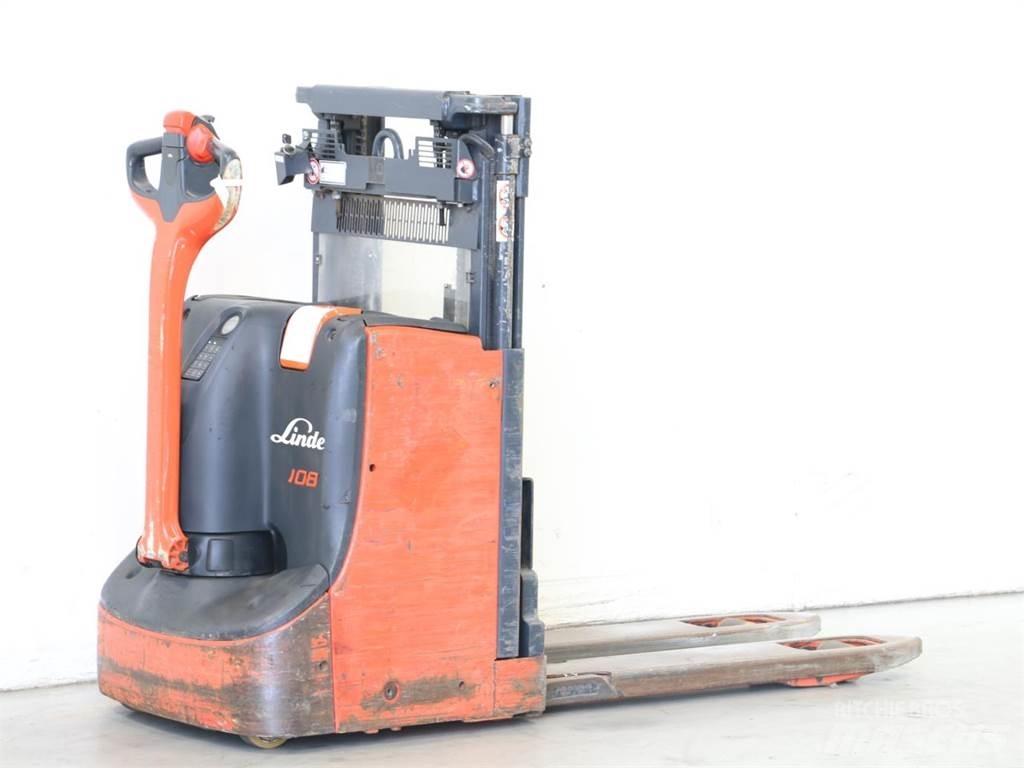 Linde D08/1160-00 Järelkäidavad virnastajad