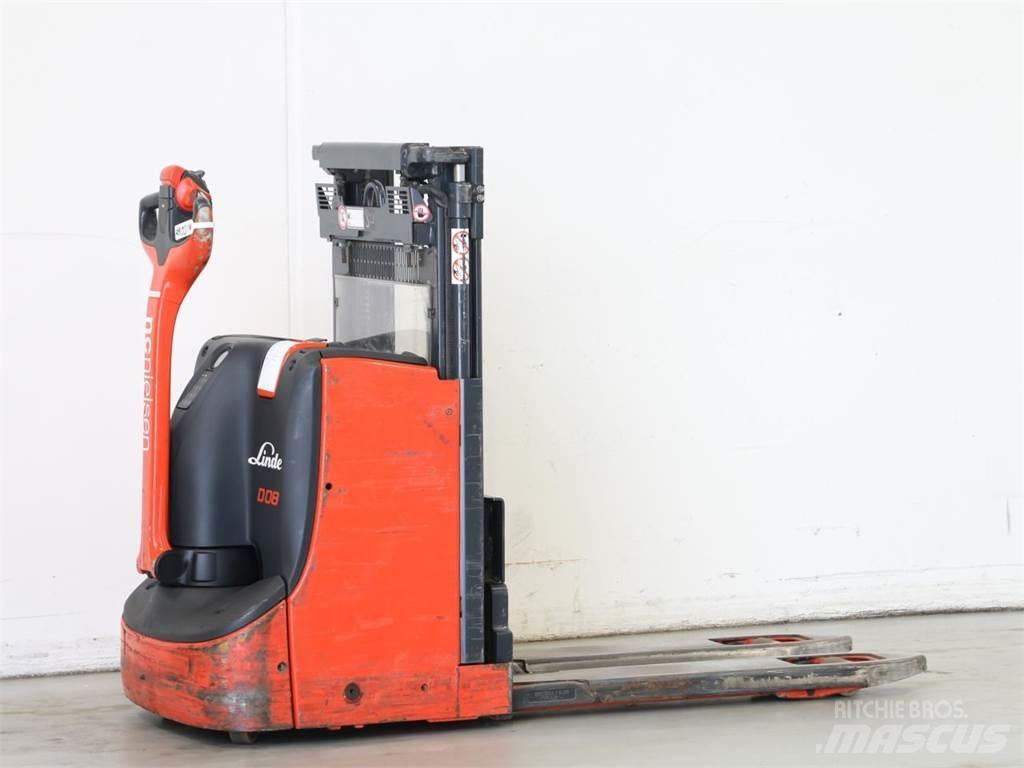 Linde D08/1160-01 Järelkäidavad virnastajad
