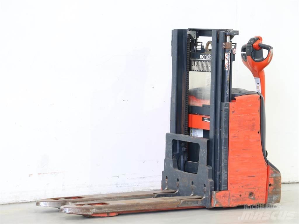 Linde D08/1160-01 Järelkäidavad virnastajad