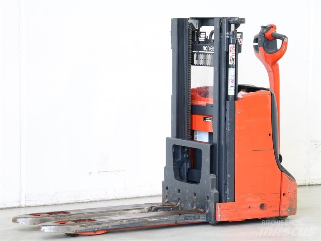 Linde D08/1160-01 Järelkäidavad virnastajad