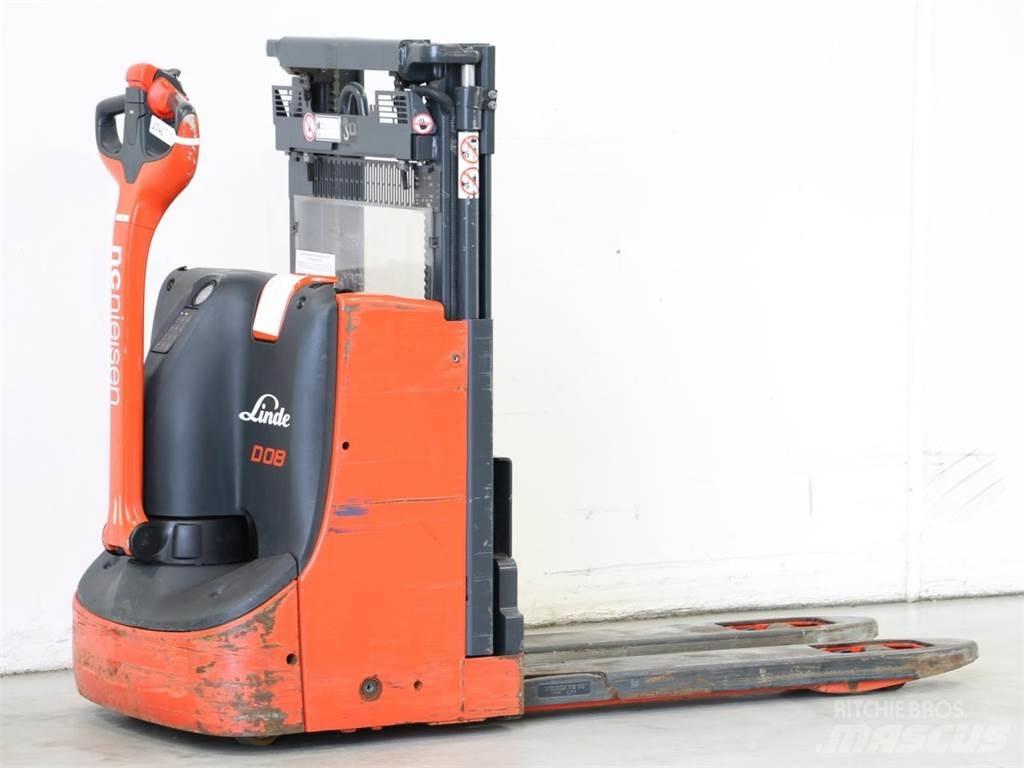 Linde D08/1160-01 Järelkäidavad virnastajad