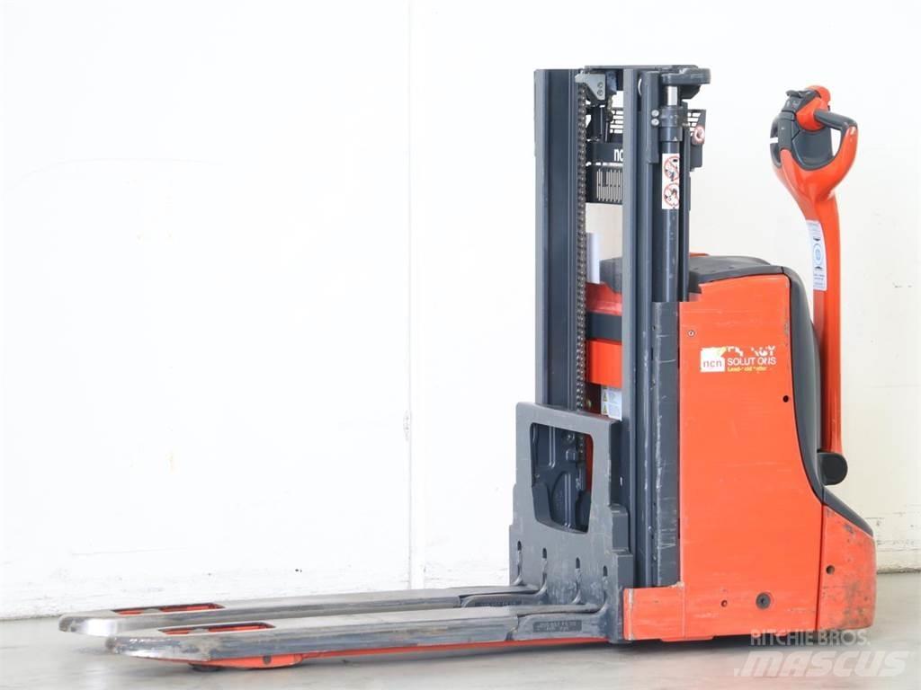 Linde D08/1160-01 Järelkäidavad virnastajad