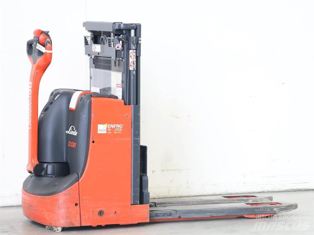Linde D08/1160-01 Järelkäidavad virnastajad