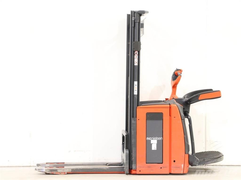 Linde D12AP/1173-01 Järelkäidavad virnastajad