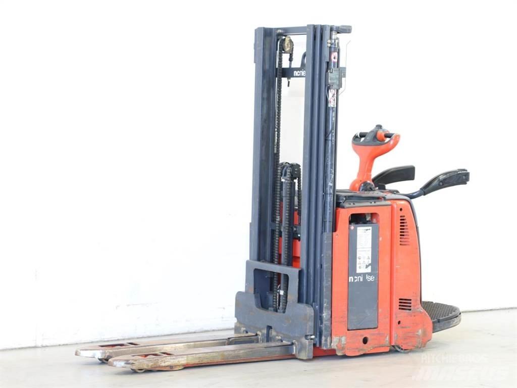 Linde D12AP/133 Järelkäidavad virnastajad