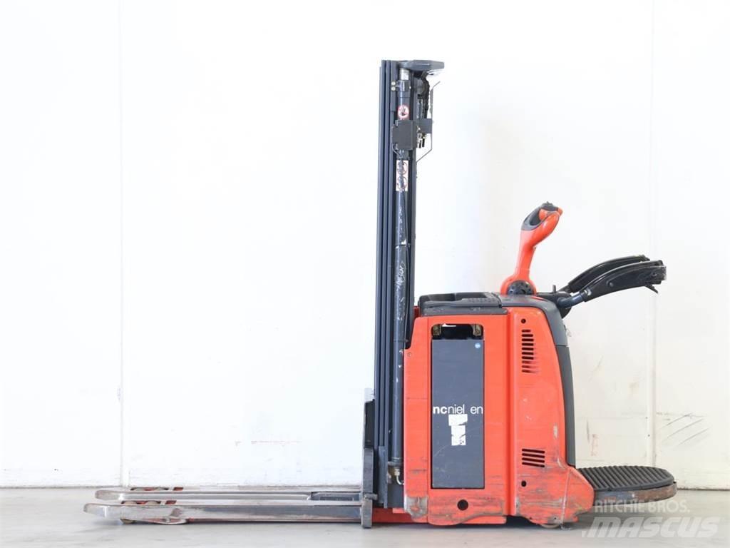Linde D12AP/133 Järelkäidavad virnastajad