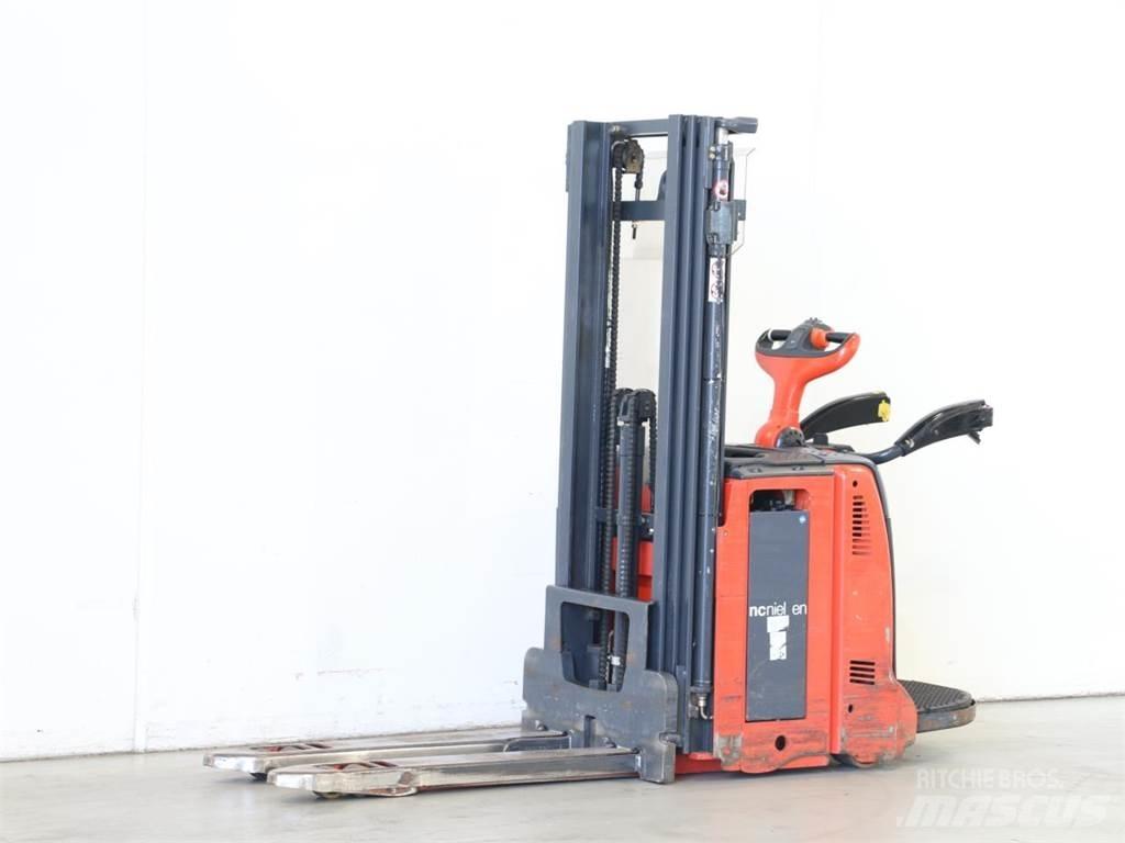 Linde D12AP/133 Järelkäidavad virnastajad