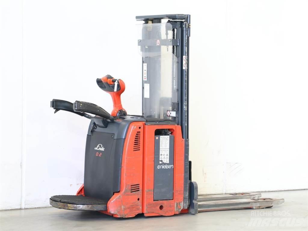 Linde D12AP/133 Järelkäidavad virnastajad