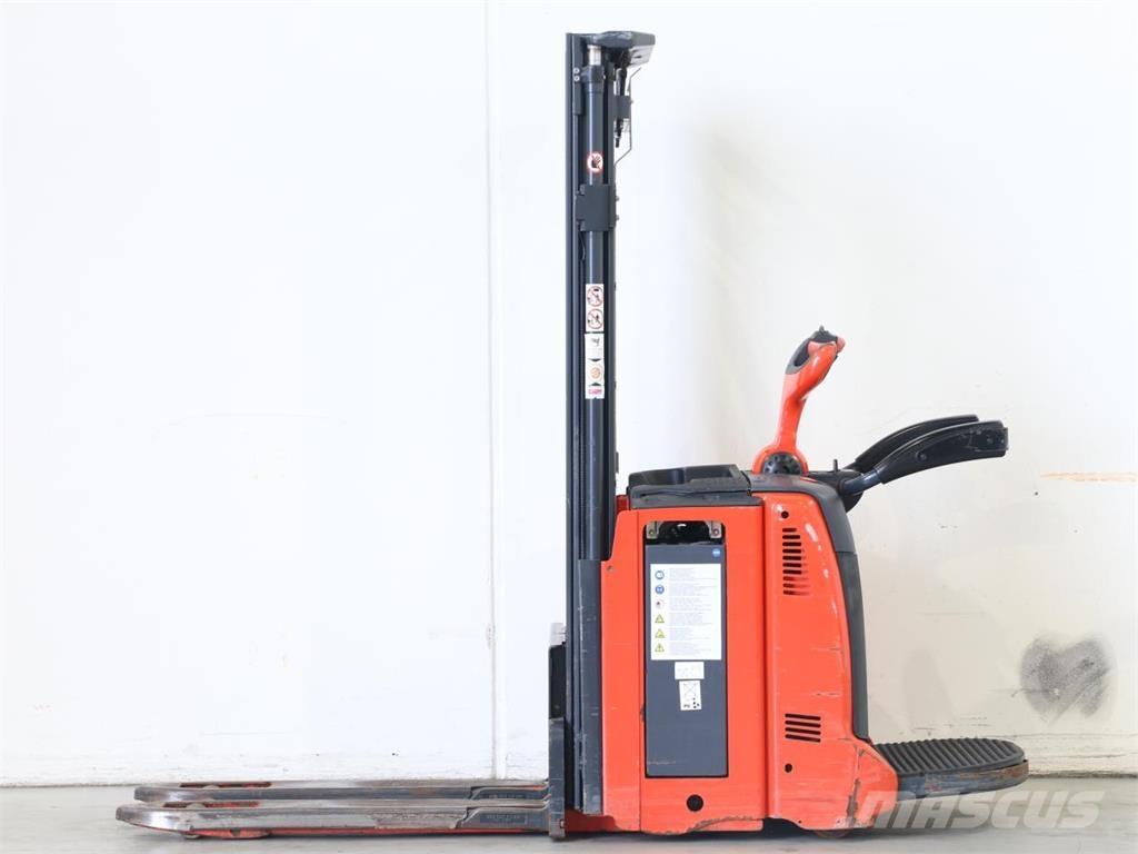 Linde D12AP/133-00 Järelkäidavad virnastajad