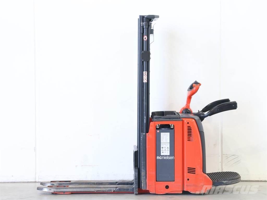 Linde D12AP/133-01 Järelkäidavad virnastajad