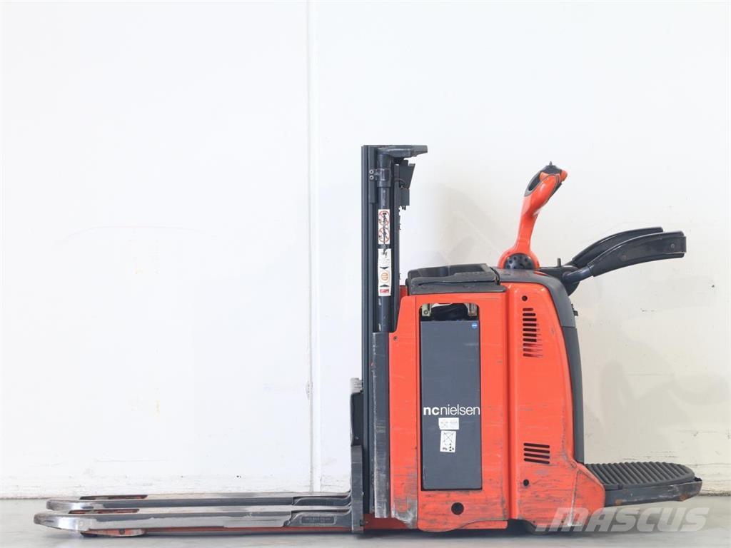 Linde D12HPAP/133-00 Järelkäidavad virnastajad