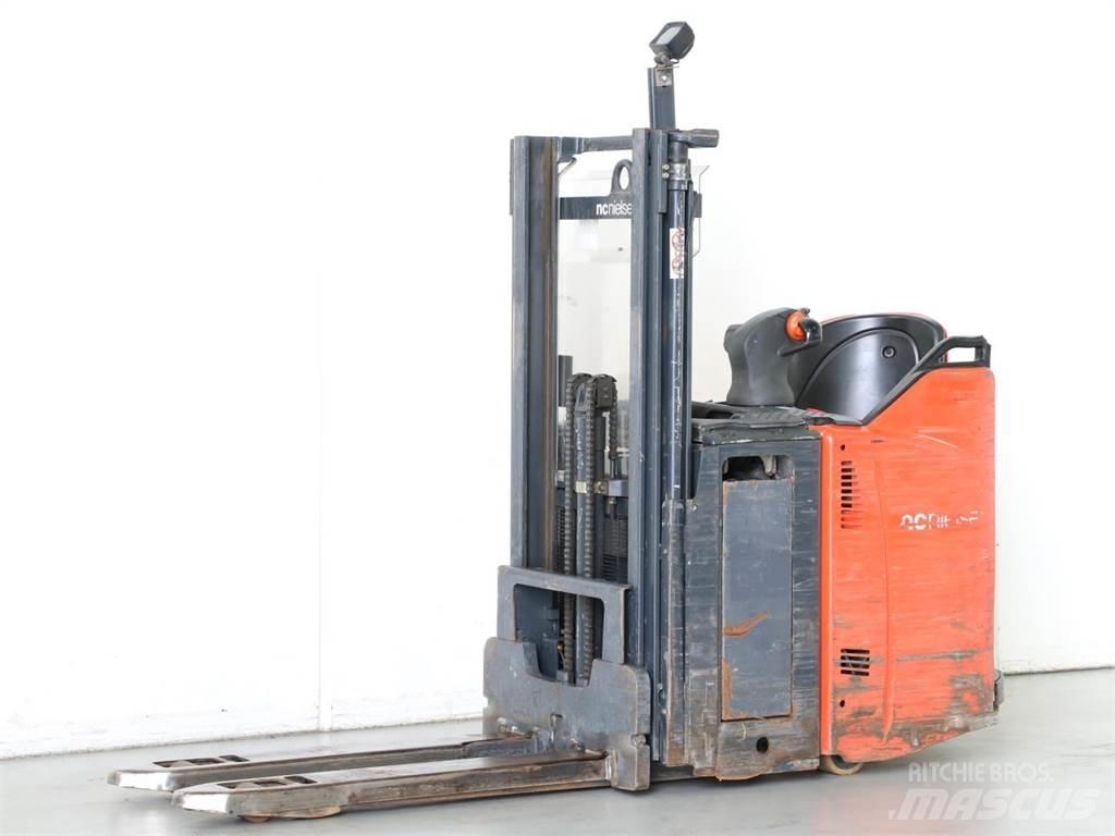Linde D12SP/133 Järelkäidavad virnastajad