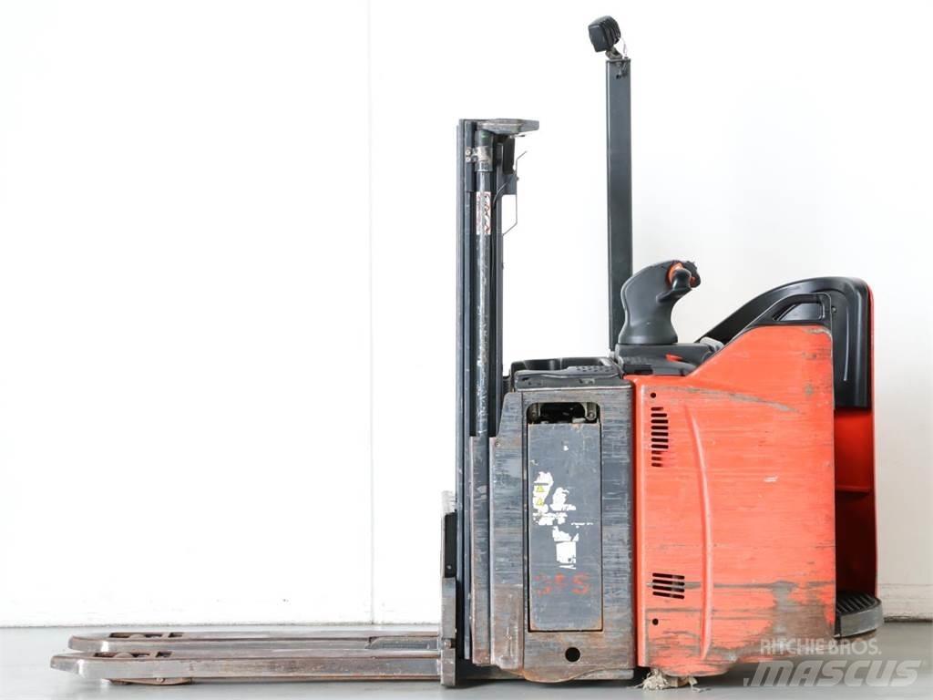 Linde D12SP/133-00 Järelkäidavad virnastajad