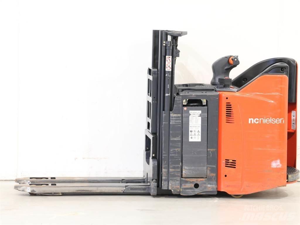 Linde D12SP/133-00 Järelkäidavad virnastajad