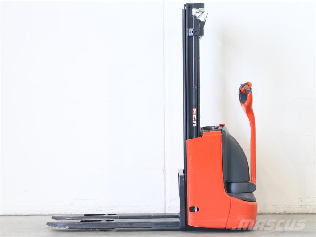 Linde L10/1172 Järelkäidavad virnastajad